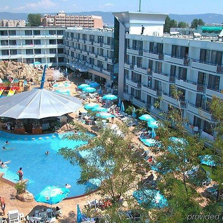 Hotel Kotva Pantai Sunny Bagian luar foto